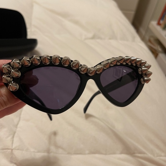 Moschino sunglasses main image 4